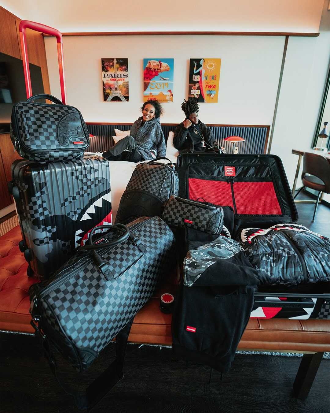 HENNY BLACK TOILETRY BAG
