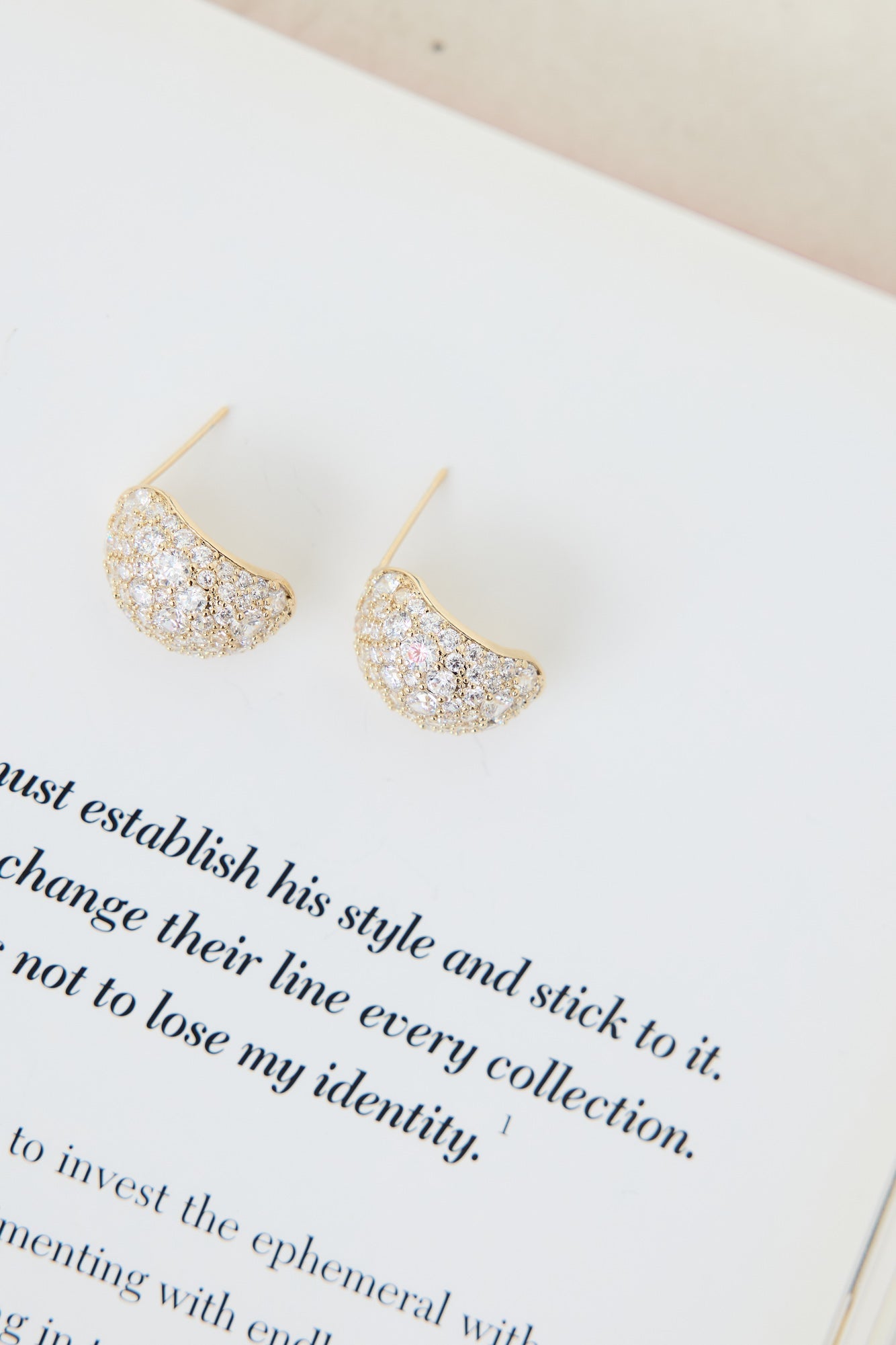 Shimmer Secret Earrings Gold