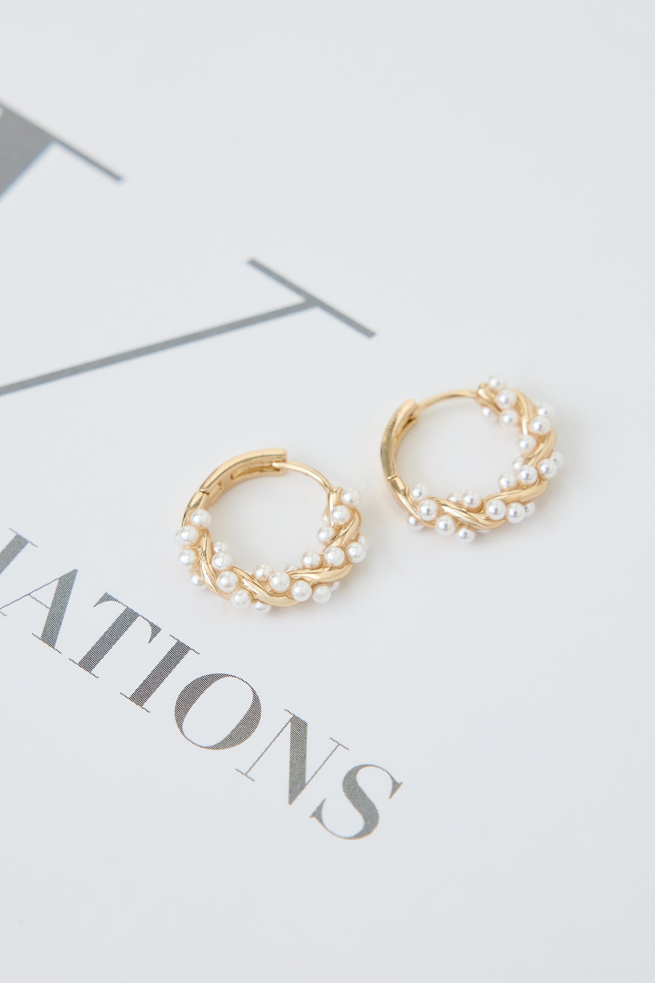 Tangled Love Earrings Gold