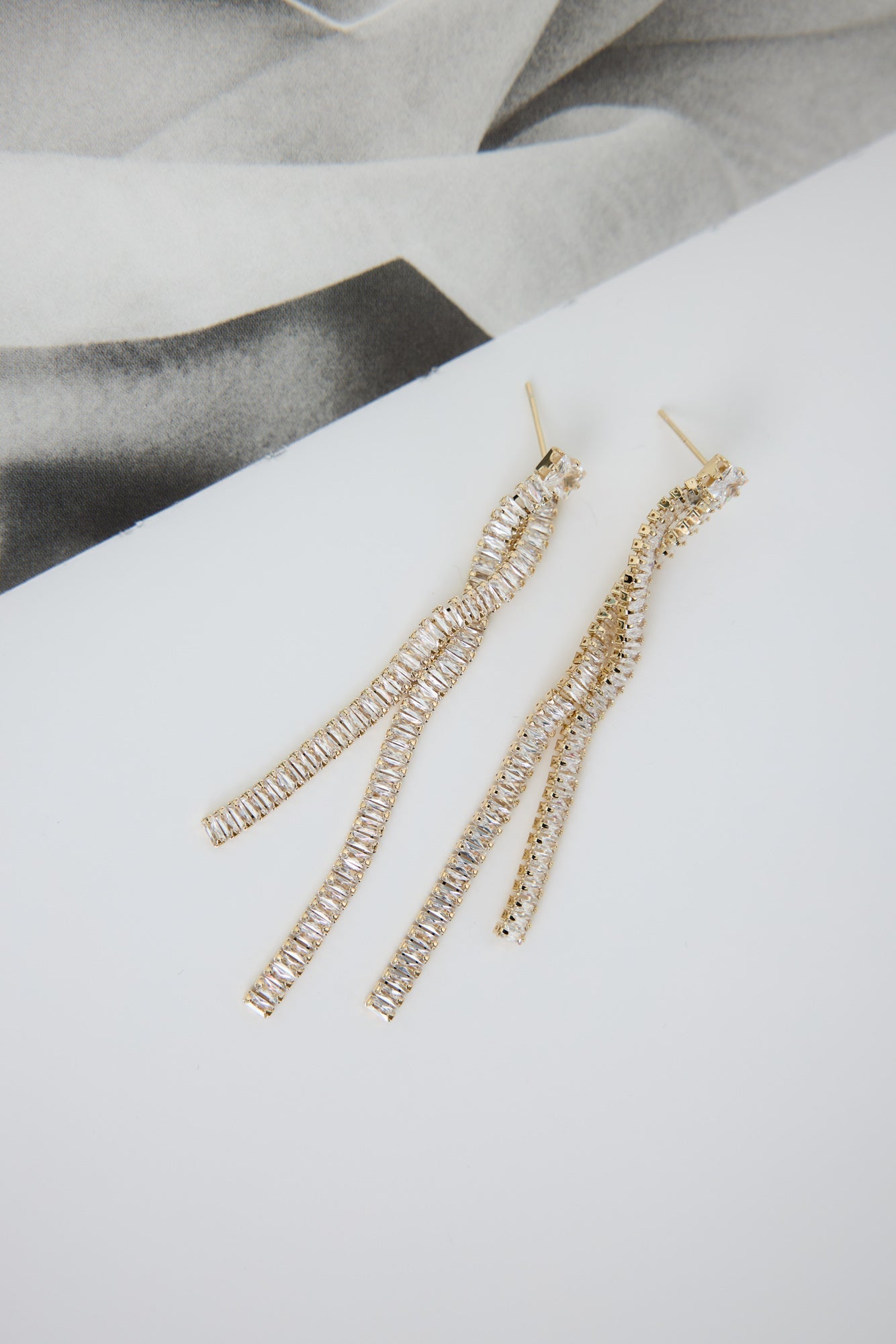 Vips Only Earrings Gold